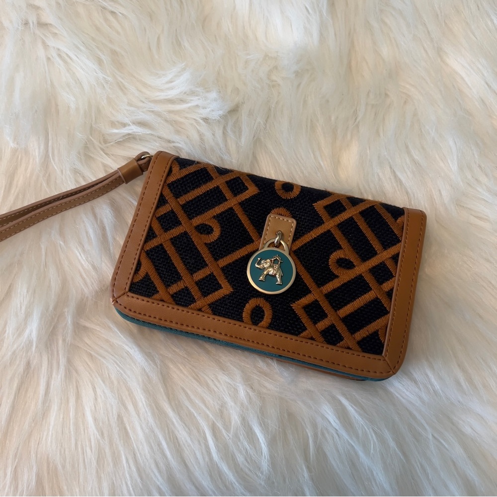 SPARTINA 449 Wristlet Wallet Navy Blue Brown